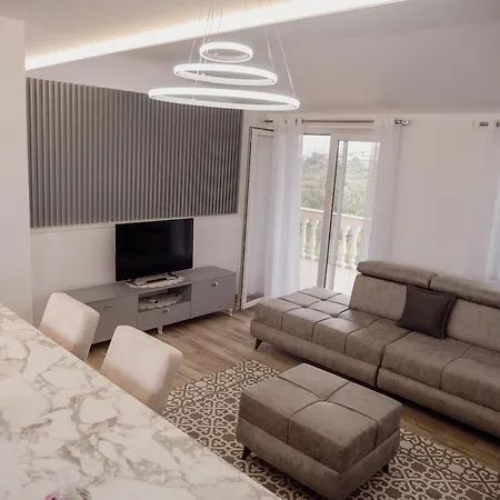 Lindi's Villa
